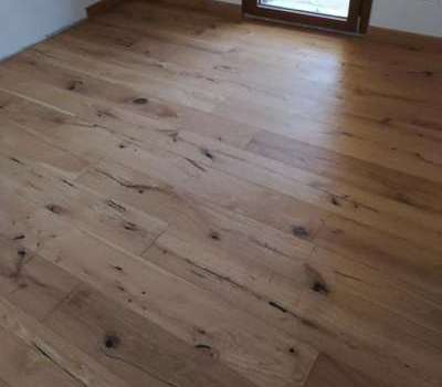 Posa plance prefinite maxi formato in rovere naturale